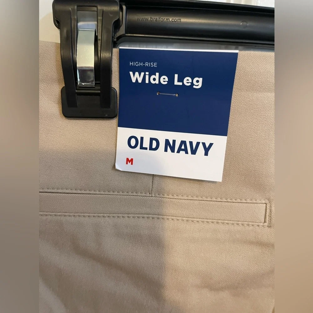 Old Navy Woman’s Wide Leg Pants - Picture 5 of 8